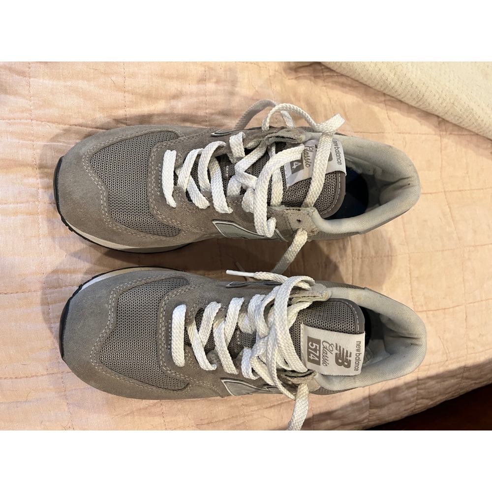 New Balance 574 Classic Mens Gray Suede Mesh Sneakers ML574EVG Size 8
